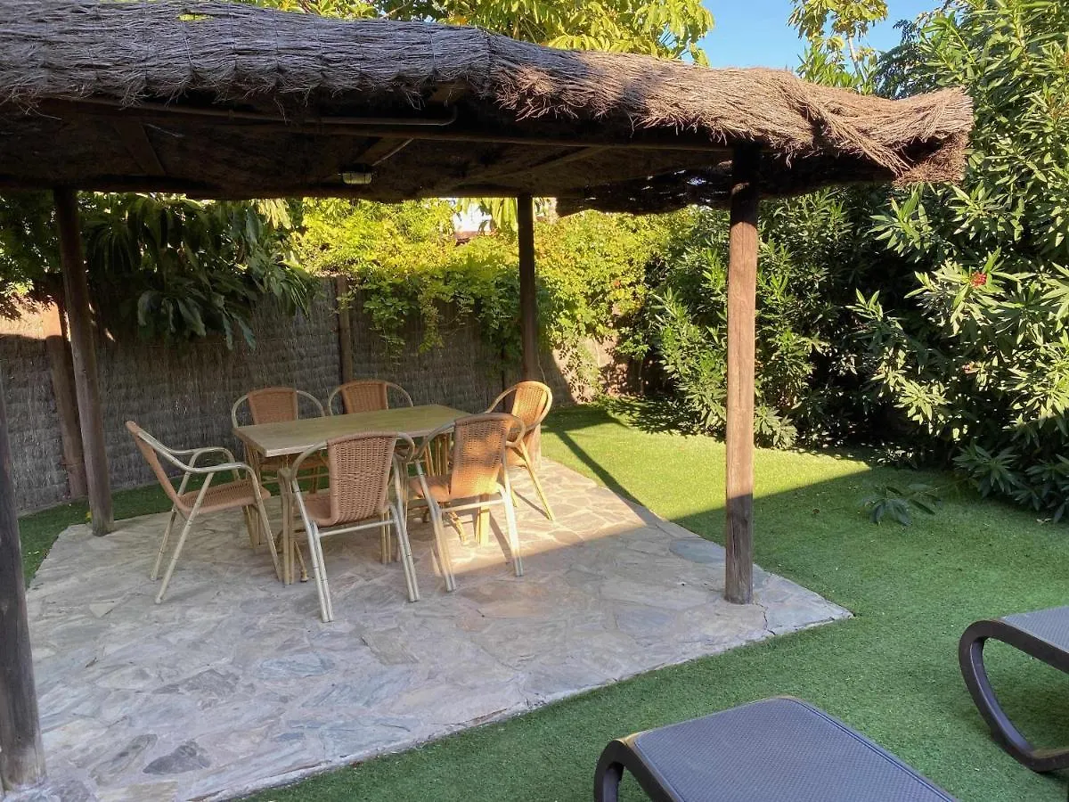 Casa Bungalows Con Jardin Privado Y Piscina Compa Cadiz