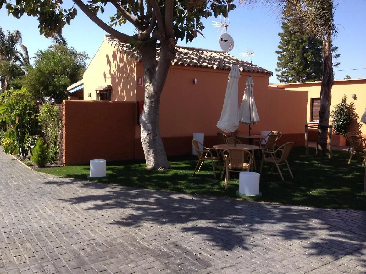 Casa Bungalows Con Jardin Privado Y Piscina Compa Cadiz Spain