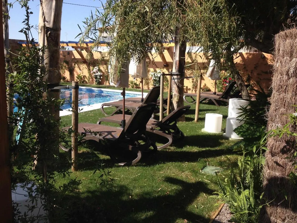 Holiday home Casa Bungalows Con Jardin Privado Y Piscina Compa Cadiz Spain